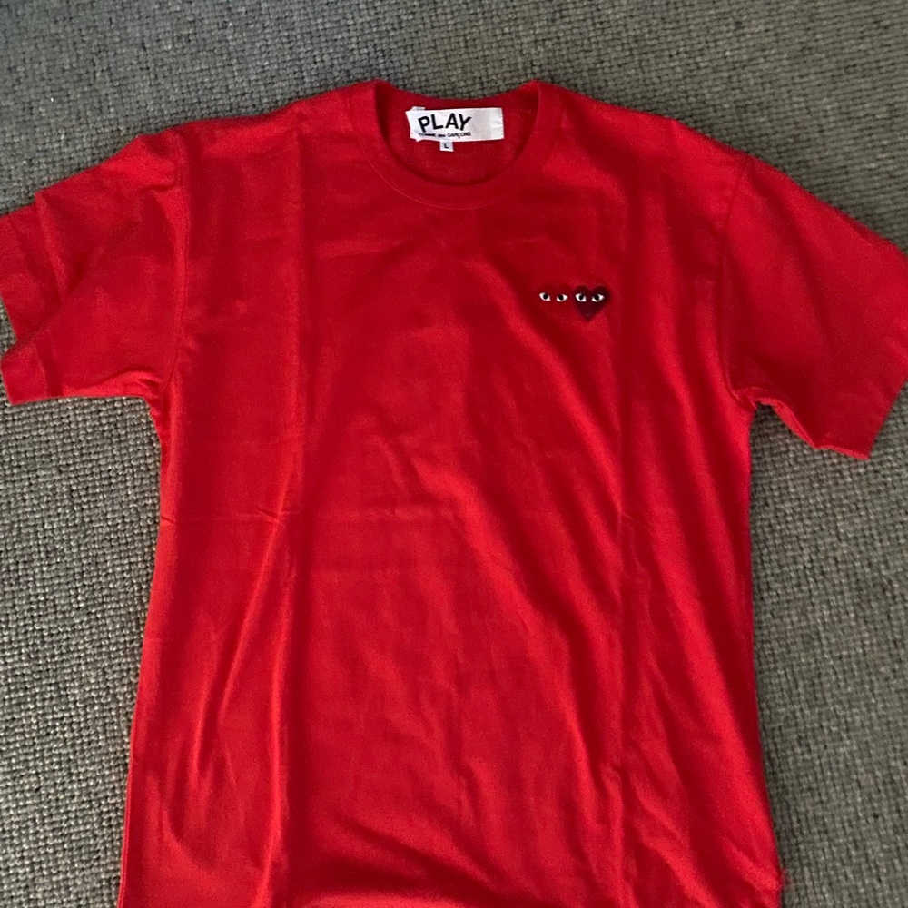 comme des garçon t-shirt red size L